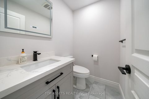 Photo 11 at 105 - 11 Everson Drive, Willowdale East, Toronto