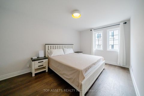 Photo 12 at 105 - 11 Everson Drive, Willowdale East, Toronto