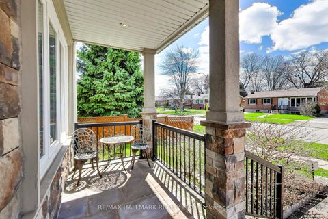 Photo 3 at 31 Ivanhoe Court, Maryvale, Toronto