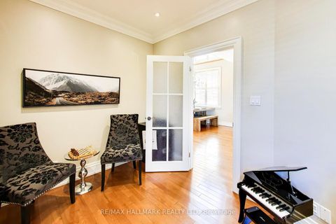 Photo 5 at 31 Ivanhoe Court, Maryvale, Toronto