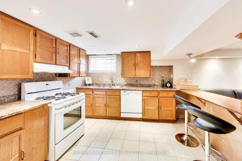 Photo 32 at 31 Ivanhoe Court, Maryvale, Toronto