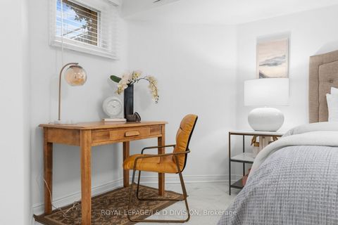 Photo 15 at 28 Argyle Street, Bellwoods, Toronto