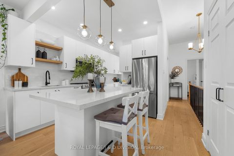 Photo 25 at 28 Argyle Street, Bellwoods, Toronto