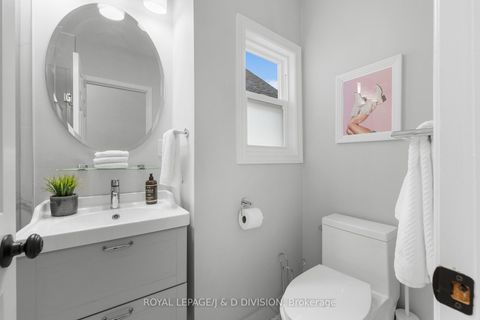 Photo 40 at 28 Argyle Street, Bellwoods, Toronto