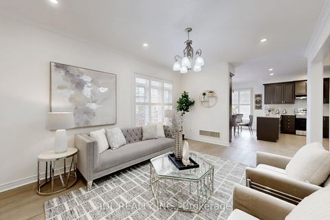 Photo 10 at 54 St Urbain Drive, Vellore Village, Vaughan