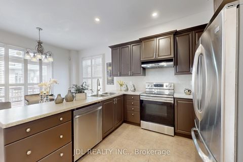 Photo 15 at 54 St Urbain Drive, Vellore Village, Vaughan