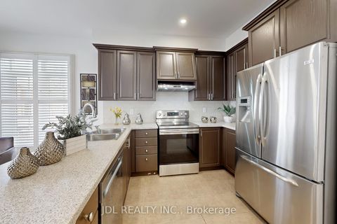 Photo 16 at 54 St Urbain Drive, Vellore Village, Vaughan