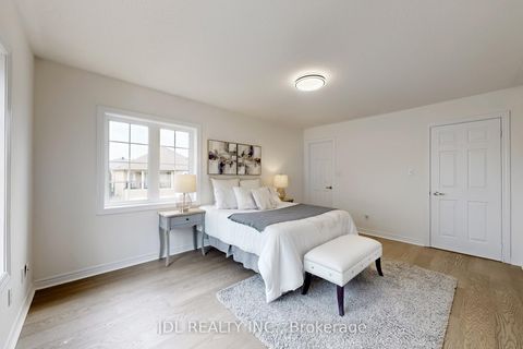 Photo 27 at 54 St Urbain Drive, Vellore Village, Vaughan