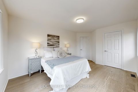 Photo 29 at 54 St Urbain Drive, Vellore Village, Vaughan