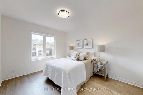 Photo 32 at 54 St Urbain Drive, Vellore Village, Vaughan