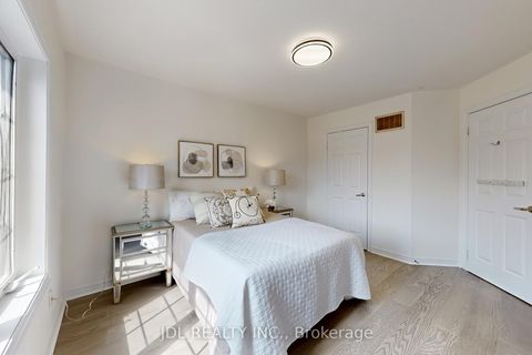 Photo 33 at 54 St Urbain Drive, Vellore Village, Vaughan