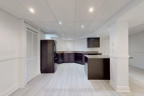 Photo 37 at 54 St Urbain Drive, Vellore Village, Vaughan