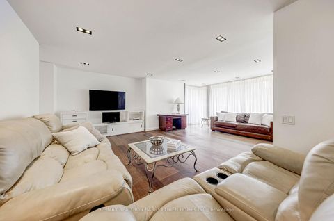 Photo 5 at 6 Bannatyne Drive, Windfields, Toronto