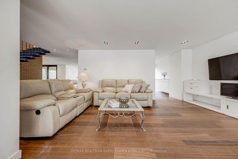 Photo 6 at 6 Bannatyne Drive, Windfields, Toronto