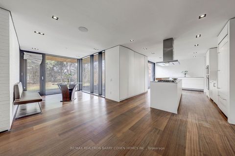 Photo 8 at 6 Bannatyne Drive, Windfields, Toronto