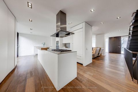 Photo 9 at 6 Bannatyne Drive, Windfields, Toronto