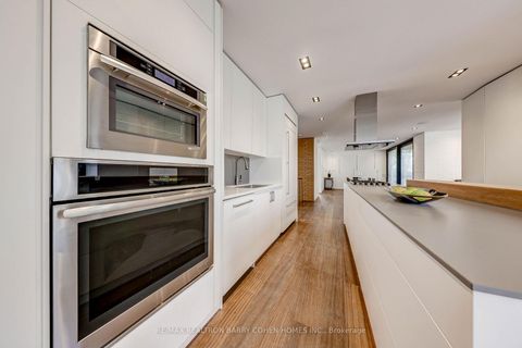 Photo 10 at 6 Bannatyne Drive, Windfields, Toronto