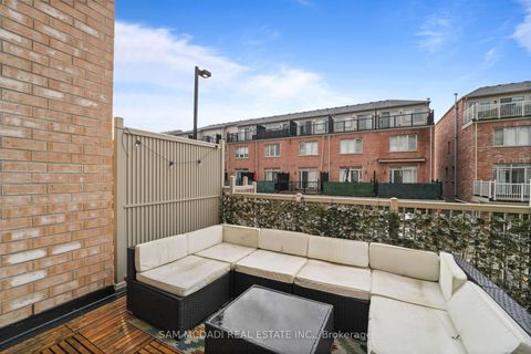 Photo 15 at 61 Edward Horton Crescent, City Centre West, Toronto