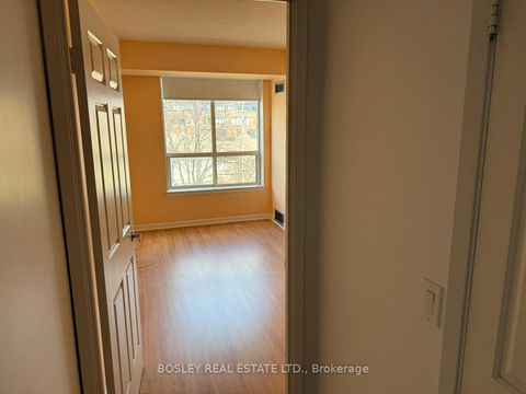 Photo 11 at 513 - 955 Millwood Road, Leaside, Toronto
