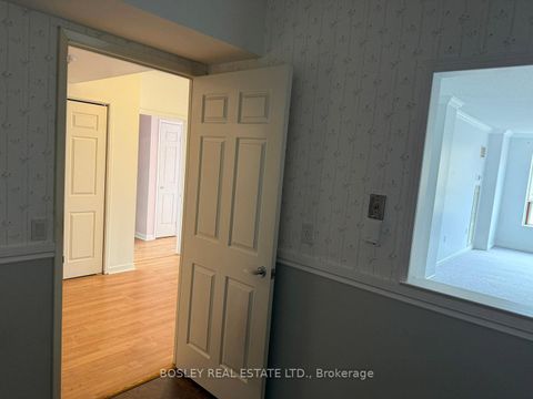 Photo 16 at 513 - 955 Millwood Road, Leaside, Toronto