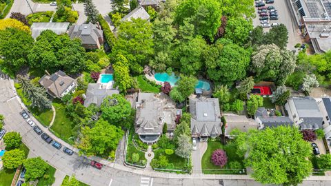 Photo 8 at 25 Strathgowan Crescent, Lawrence Park South, Toronto