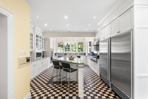 Photo 19 at 25 Strathgowan Crescent, Lawrence Park South, Toronto