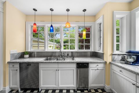 Photo 22 at 25 Strathgowan Crescent, Lawrence Park South, Toronto