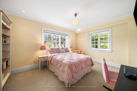 Photo 30 at 25 Strathgowan Crescent, Lawrence Park South, Toronto