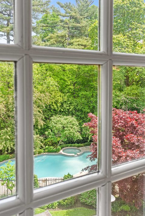 Photo 40 at 25 Strathgowan Crescent, Lawrence Park South, Toronto