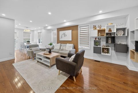 Photo 3 at 64 Coranto Way, Vellore Village, Vaughan