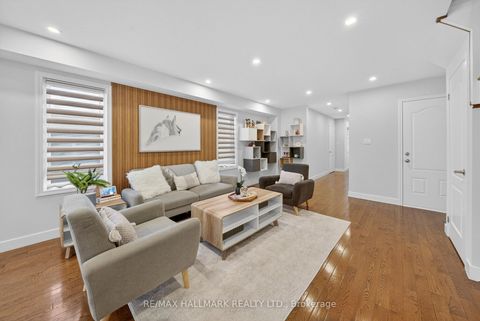 Photo 5 at 64 Coranto Way, Vellore Village, Vaughan