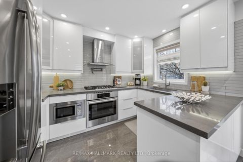 Photo 8 at 64 Coranto Way, Vellore Village, Vaughan