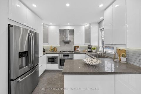 Photo 9 at 64 Coranto Way, Vellore Village, Vaughan