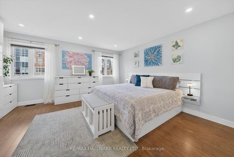 Photo 14 at 64 Coranto Way, Vellore Village, Vaughan