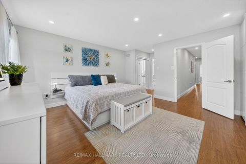 Photo 16 at 64 Coranto Way, Vellore Village, Vaughan