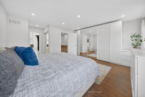 Photo 17 at 64 Coranto Way, Vellore Village, Vaughan