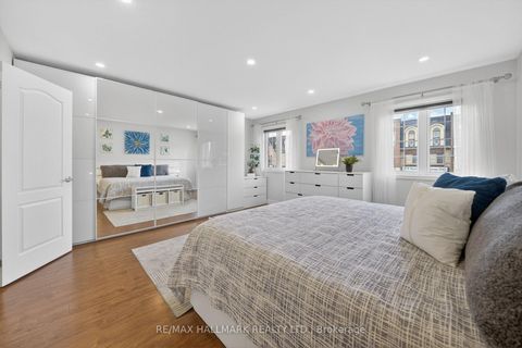 Photo 18 at 64 Coranto Way, Vellore Village, Vaughan