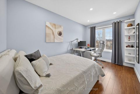 Photo 25 at 64 Coranto Way, Vellore Village, Vaughan