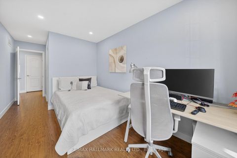 Photo 26 at 64 Coranto Way, Vellore Village, Vaughan