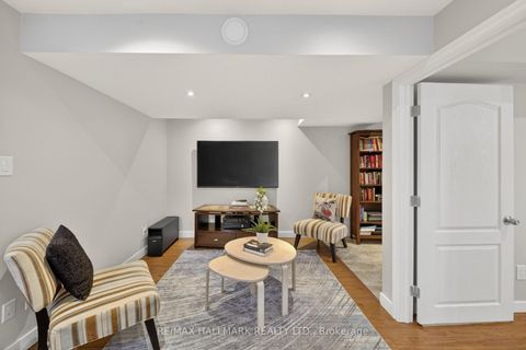 Photo 28 at 64 Coranto Way, Vellore Village, Vaughan