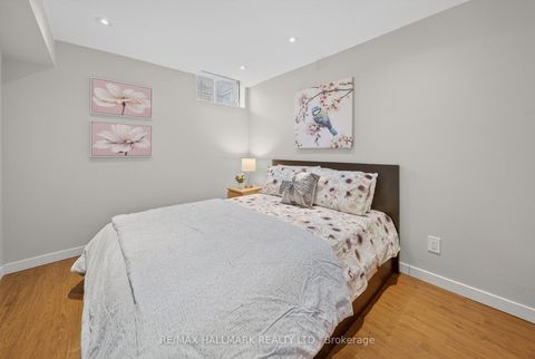 Photo 32 at 64 Coranto Way, Vellore Village, Vaughan