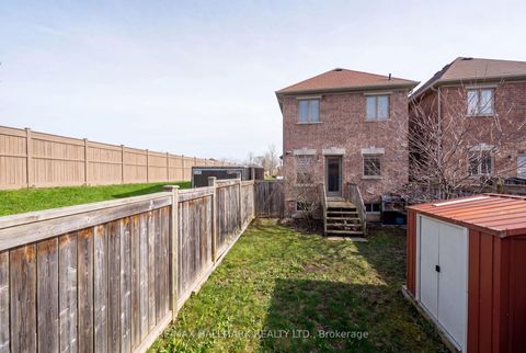 Photo 36 at 64 Coranto Way, Vellore Village, Vaughan