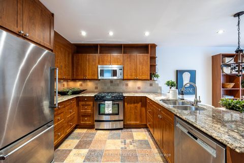 Photo 10 at 263 Erskine Avenue, Mount Pleasant East, Toronto