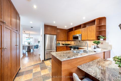 Photo 14 at 263 Erskine Avenue, Mount Pleasant East, Toronto