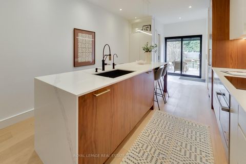 Photo 7 at 227 Howland Avenue, Annex, Toronto