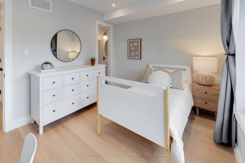 Photo 15 at 227 Howland Avenue, Annex, Toronto