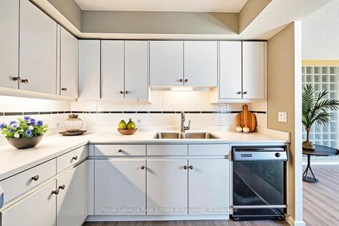 Photo 13 at 2407 - 1 Palace Pier Court, Mimico, Toronto