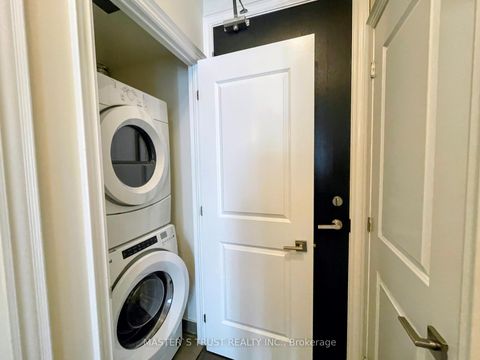 Photo 14 at 917 - 23 Glebe Road W, Eglinton, Toronto