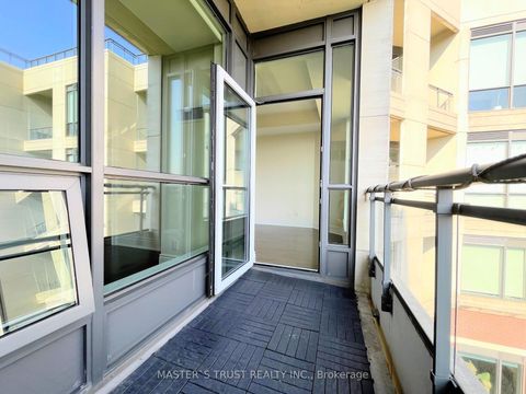 Photo 15 at 917 - 23 Glebe Road W, Eglinton, Toronto