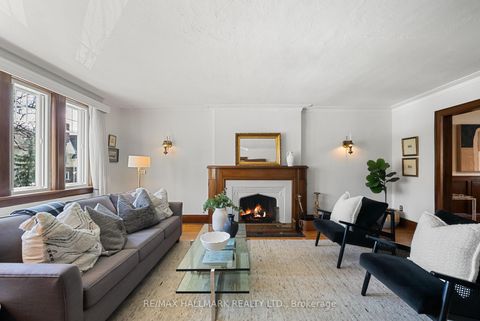 Photo 4 at 814 Duplex Avenue, Lawrence Park South, Toronto